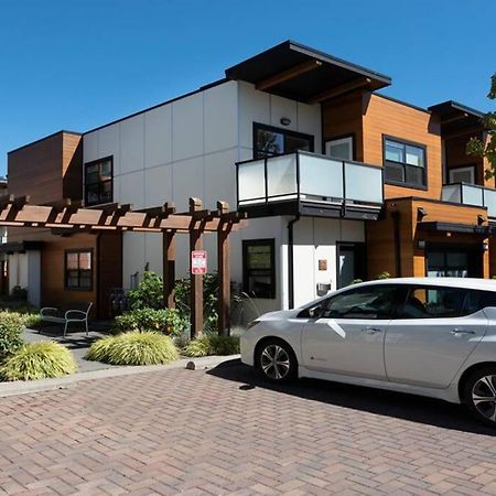 Cedar Hill Sunlit Stay - Bright Spacious & Modern Victoria Extérieur photo