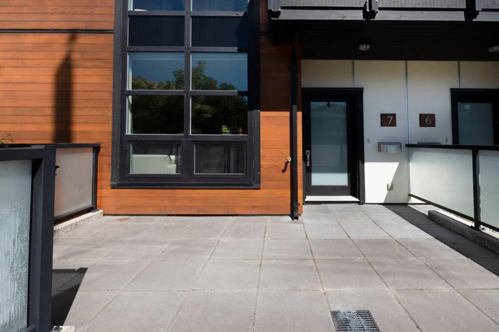 Cedar Hill Sunlit Stay - Bright Spacious & Modern Victoria Extérieur photo