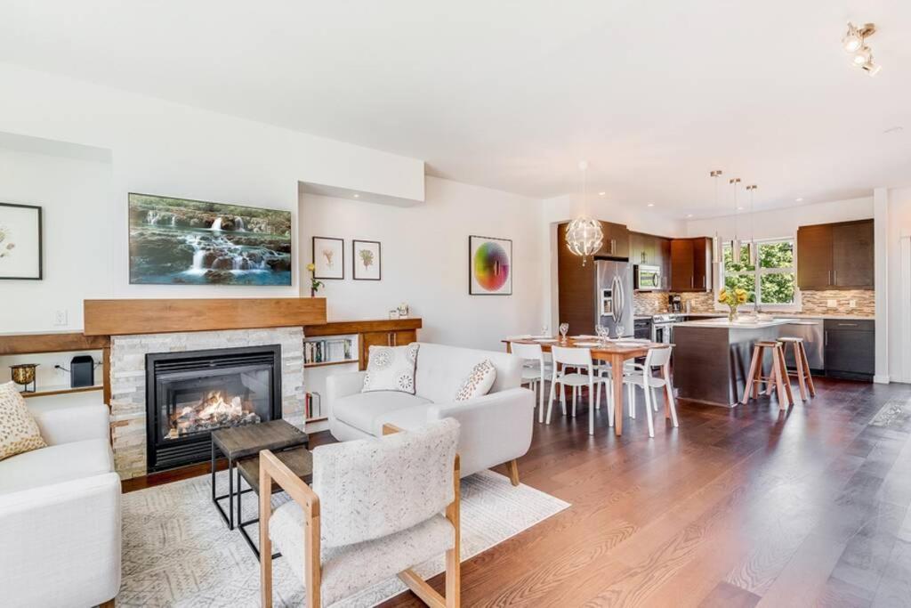 Cedar Hill Sunlit Stay - Bright Spacious & Modern Victoria Extérieur photo