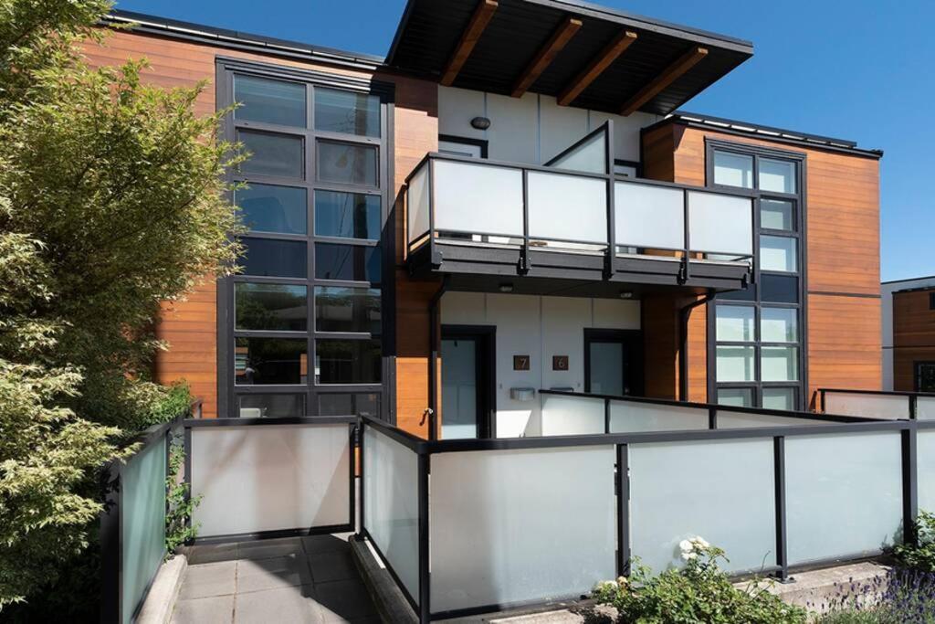 Cedar Hill Sunlit Stay - Bright Spacious & Modern Victoria Extérieur photo