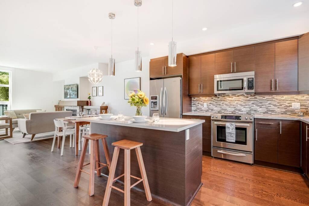 Cedar Hill Sunlit Stay - Bright Spacious & Modern Victoria Extérieur photo